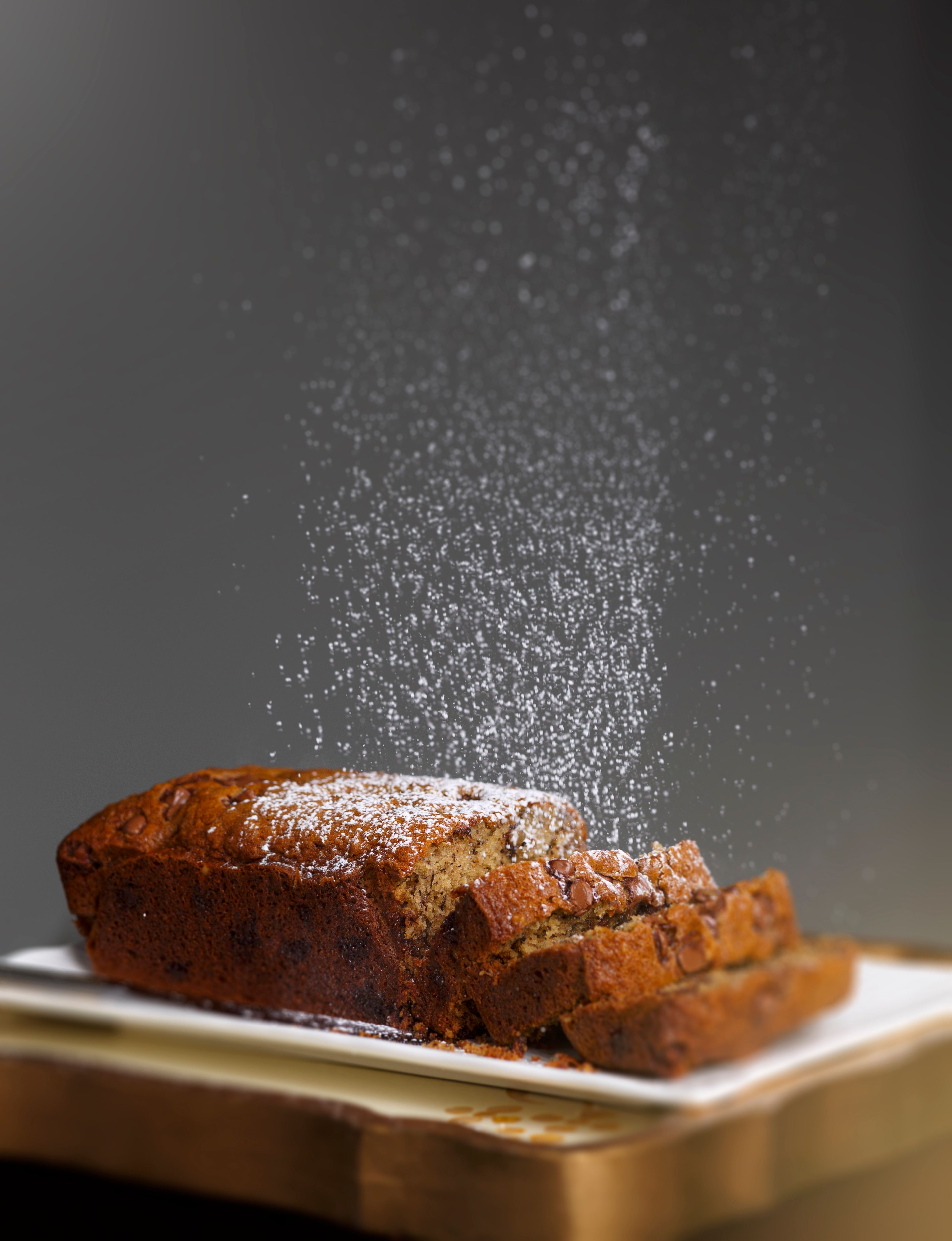 Cake dusted with sugar
